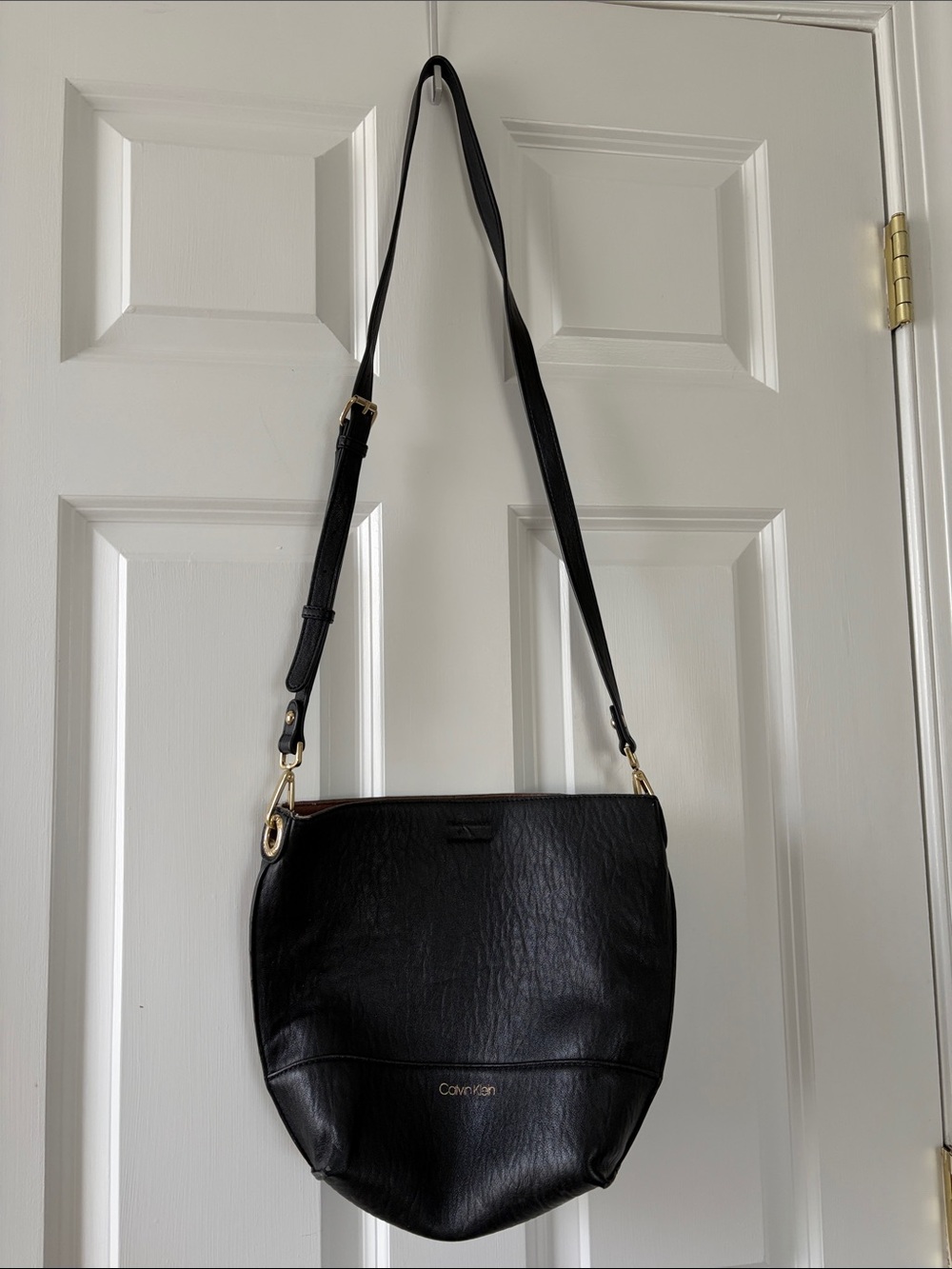 Calvin Klein Black Leather Shoulder Bag with Gold-Tone Hardware